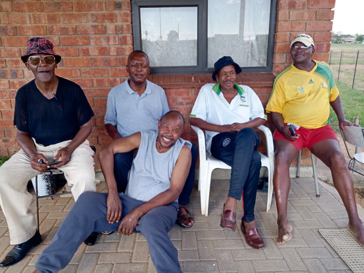 seroke_jaki's tweet photo. In Schonkenville, Parys, with my military veteran neighbors. Bandile Joyi in black shirt is visiting us. https://t.co/BbDfZT3Wsb
