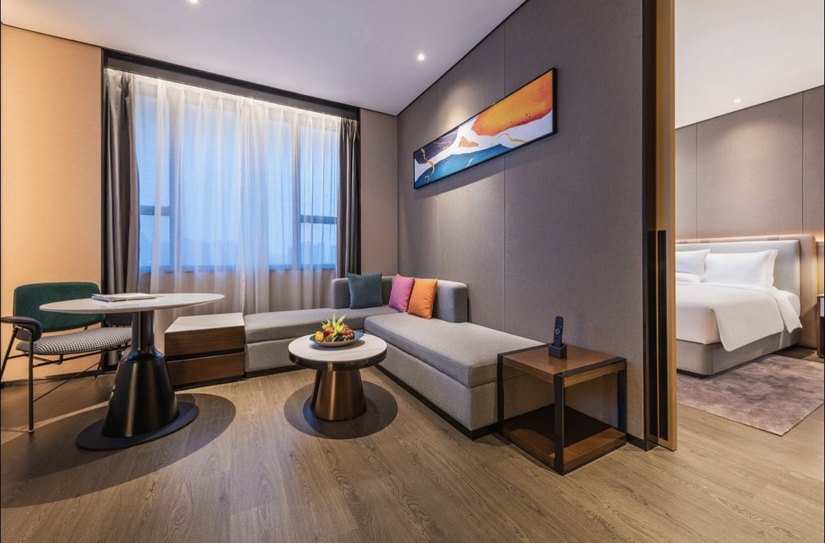 来自于娘娘初体验的恋足同学的评价，爱不释手的丝绸手感瞬间颅内高潮
1号2号周日晚上到周一上午，天津早鸟票1000
#北京 #天津 #女S #女王 #生活化约调 #狗奴舔脚  #四爱 #拳交