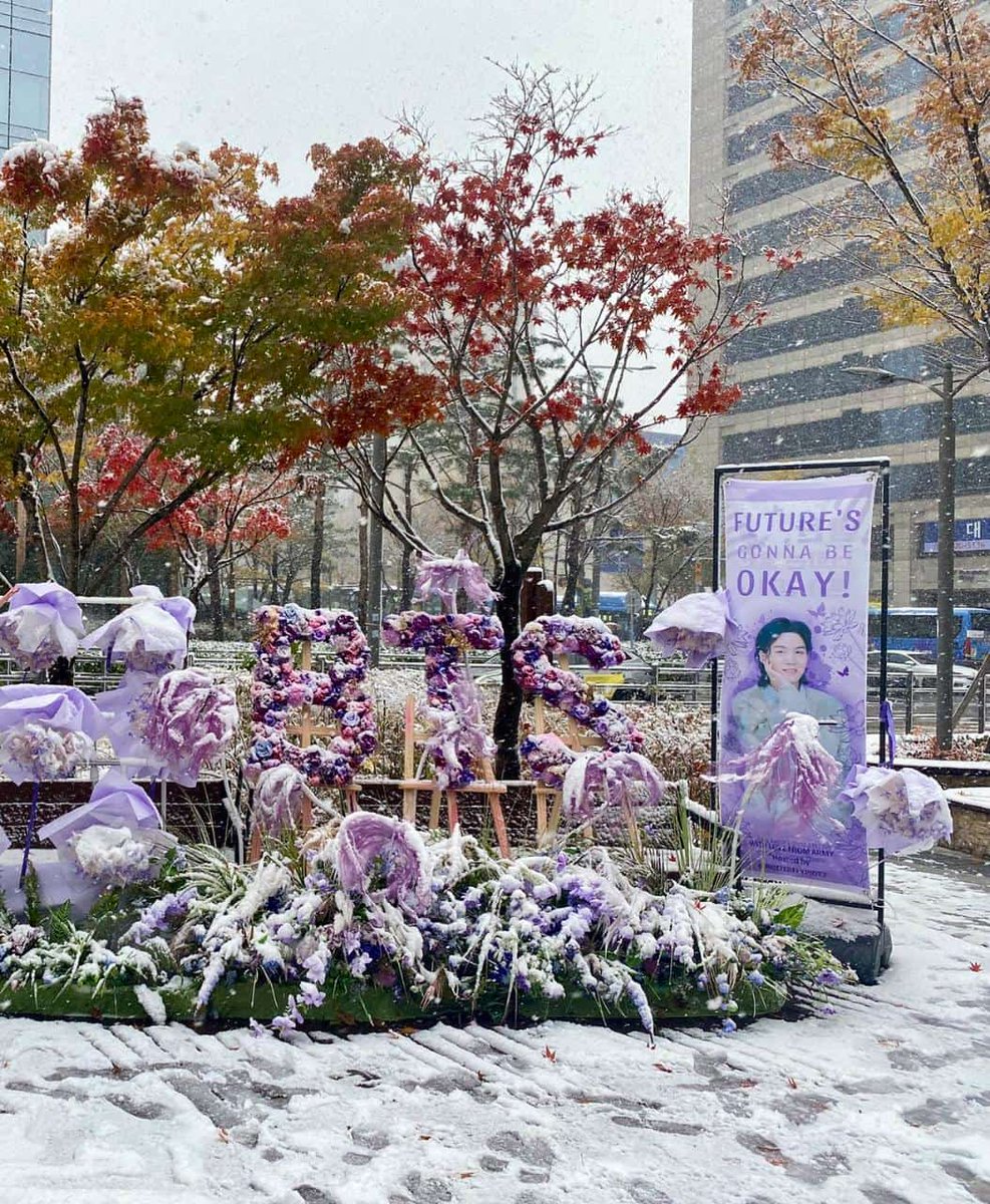 btsfanboyhere's tweet photo. Can i get 50 replies? 

WE LOVE YOU YOONGI
FLOWERS FOR YOONGI
#YoongiNeverWalksAlone
#MAGICGARDENBUTTERFLY 
#BTSIS7 #BUTTERFLYPROJECT 🦋
#SUGA #AgustD #슈가 #방탄소년단슈가 https://t.co/8pG6sxguOm