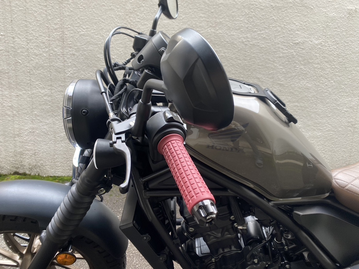 ActiveJapan_TW's tweet photo. とある方が…

Rebel250のレバーを交換されたようです。
 純正➡️ACTIVE STF➡️153GARAGE ショートレバー

ショートレバーはファッション性だけでなく、二本指で十分に操作できる！と、高評価を😊

他にも、153ガレージのカフェバーハンドル、1インチ貫通 ブロックSグリップを採用いただいてい��す。 https://t.co/c04nyNGWPr