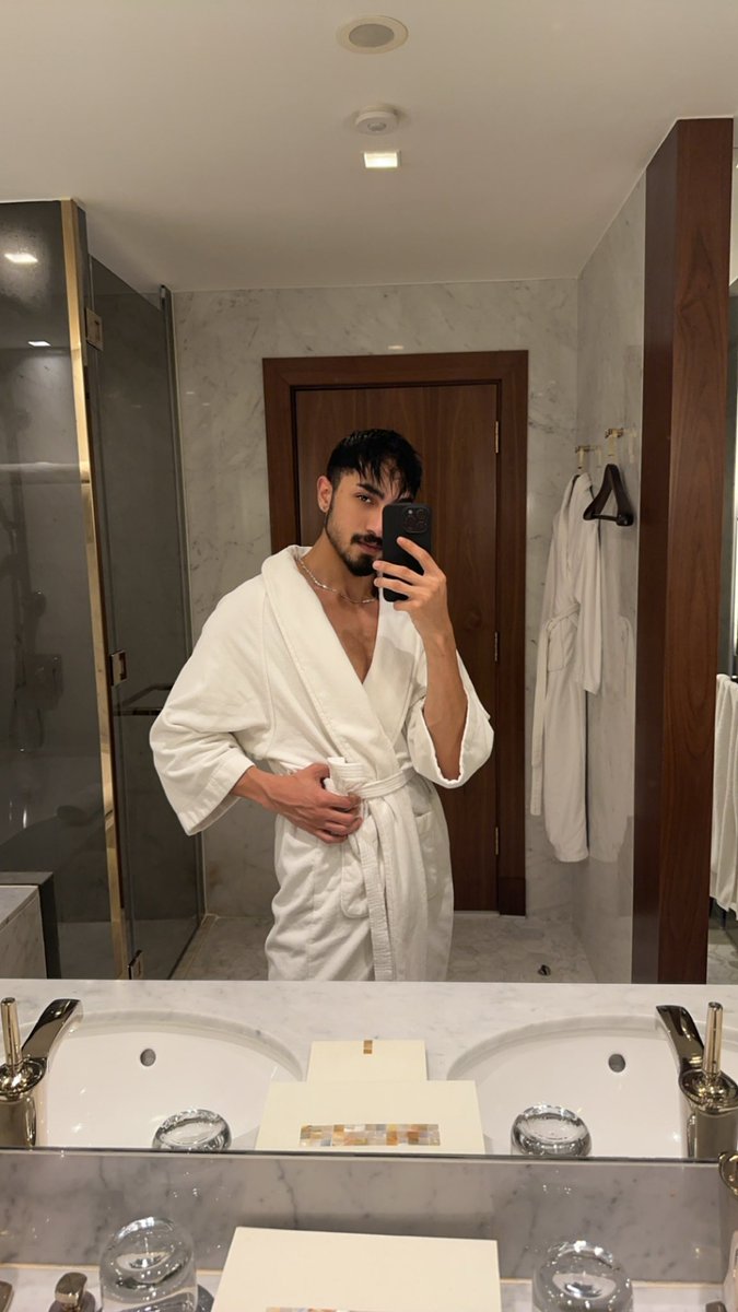 MoaazKhder's tweet photo. افعل ما شئت ودع الجميع يفكر بما يشاء 🤍✨ https://t.co/uIt5UCuXzO