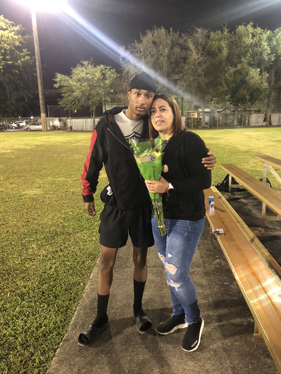 _Grenz9's tweet photo. I gotta do better that's all I'm thinking bout🦴#longlivecoco💔 https://t.co/cHJCusnGoK