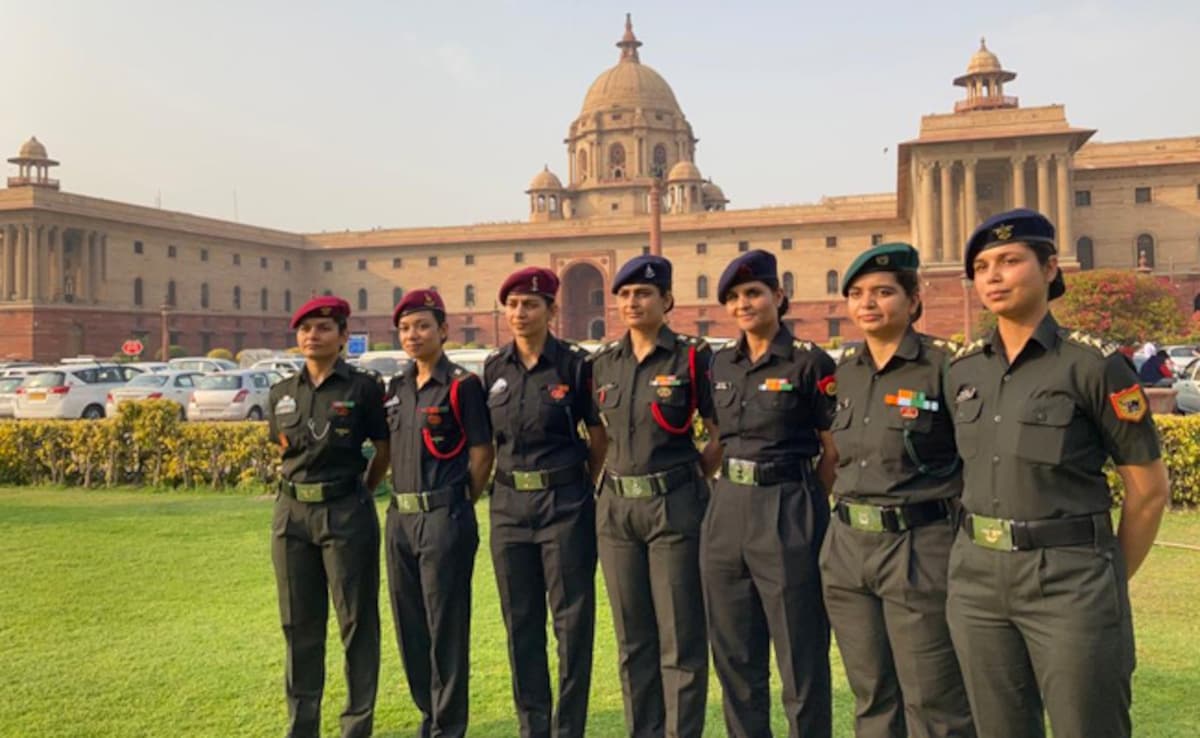 gemsofbabus_'s tweet image. 🚨 Women commanding officers not empathic, follow 'my way or highway’ approach: Top general flags 'problems' with female army officers.
