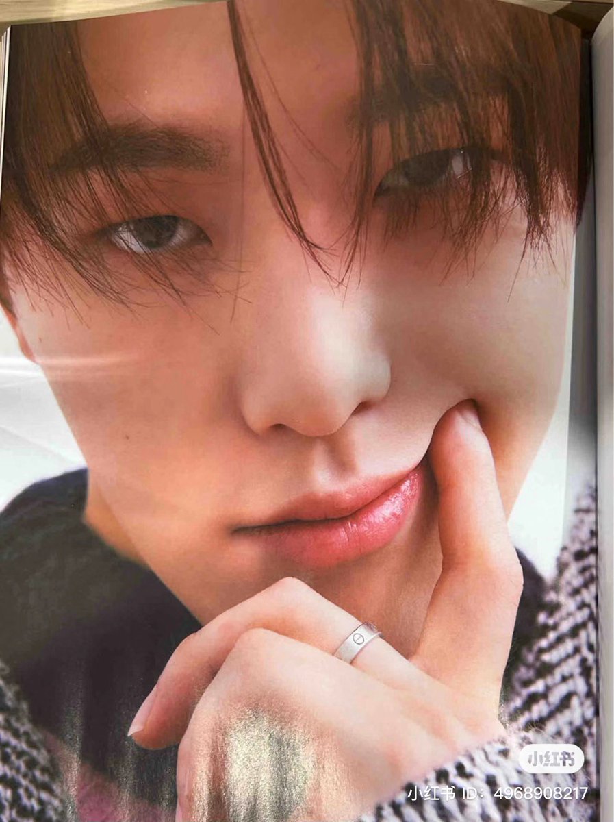 amaruwashes's tweet image. i wanna kiss him urgently