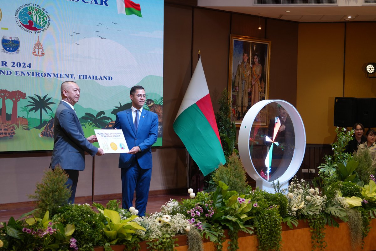 UNODC_SEAP's tweet image. Thailand's historic seizure of 48 lemurs &amp;amp; 1200+ endangered tortoises highlights the global scale of #WildlifeTrafficking.

Thanks to intl cooperation, these animals will be returned to Madagascar—a vital step as countries work to #EndWildlifeCrime &amp;amp; preserve biodiversity.