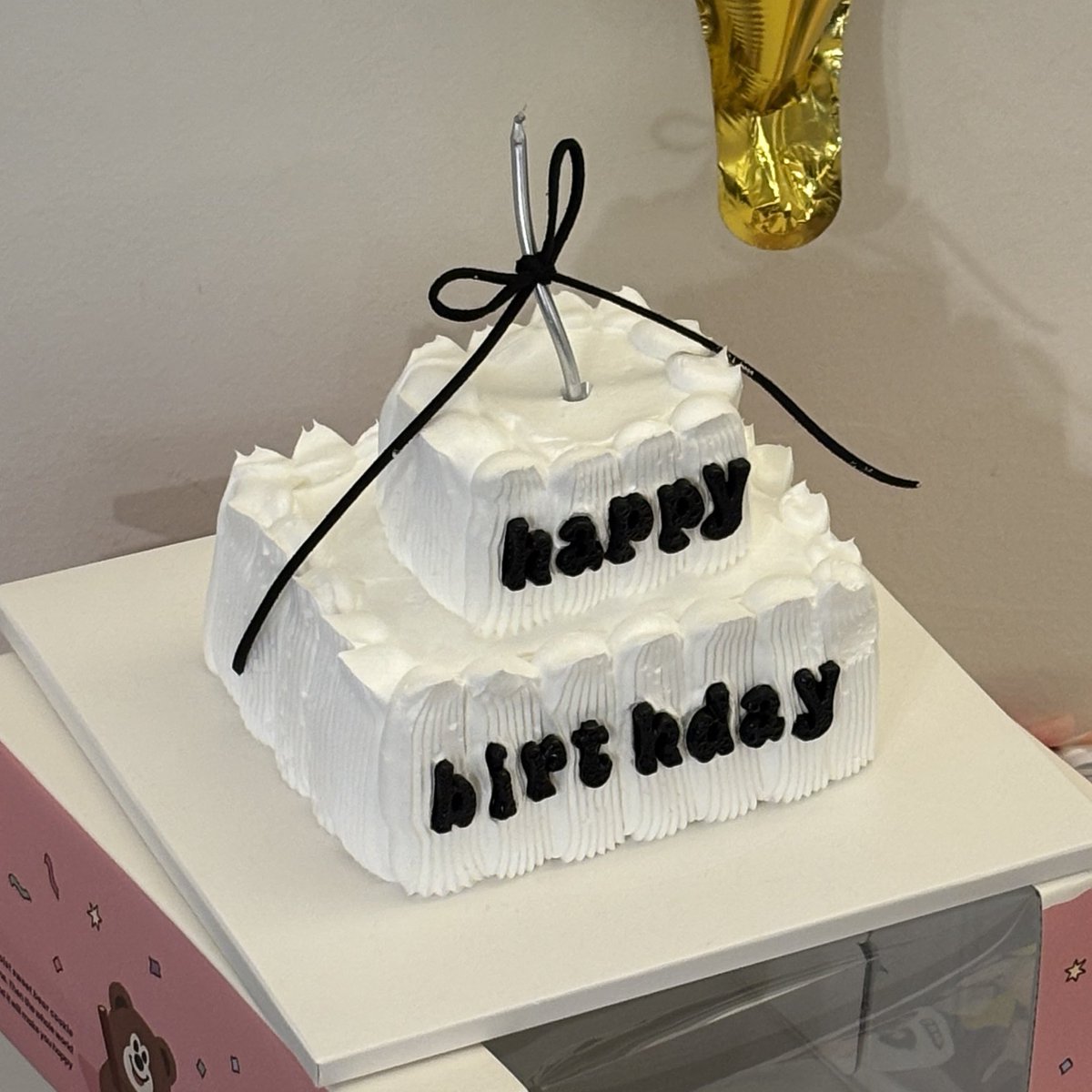 ateezdan's tweet image. 생일축하했었엉 울 깜장고냥이🖤😽🖤