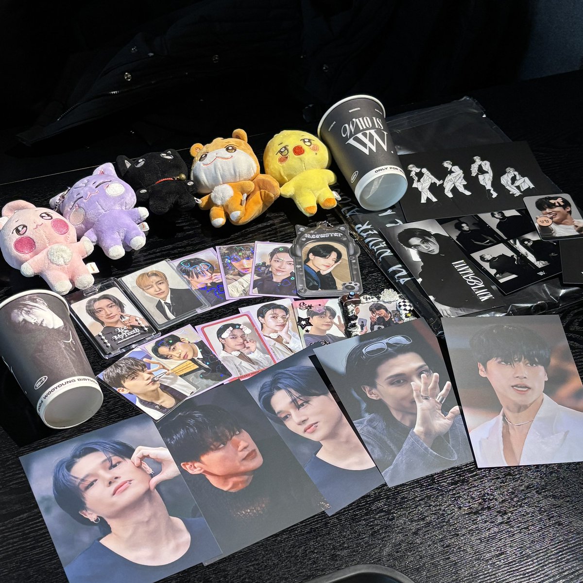 ateezdan's tweet image. 생일축하했었엉 울 깜장고냥이🖤😽🖤