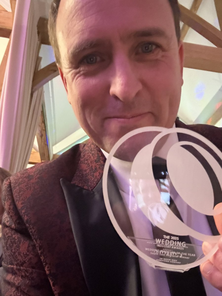 So this happened last night!!! 
South East Wedding Magician of the Year 2025!

Pretty pleased + am a National Finalist now!!