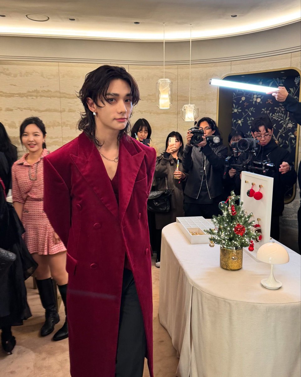 hyunesz's tweet photo. ㅁㅊ 이아기머야

#HYUNJINxCARTIER https://t.co/uLEuHbwWW6