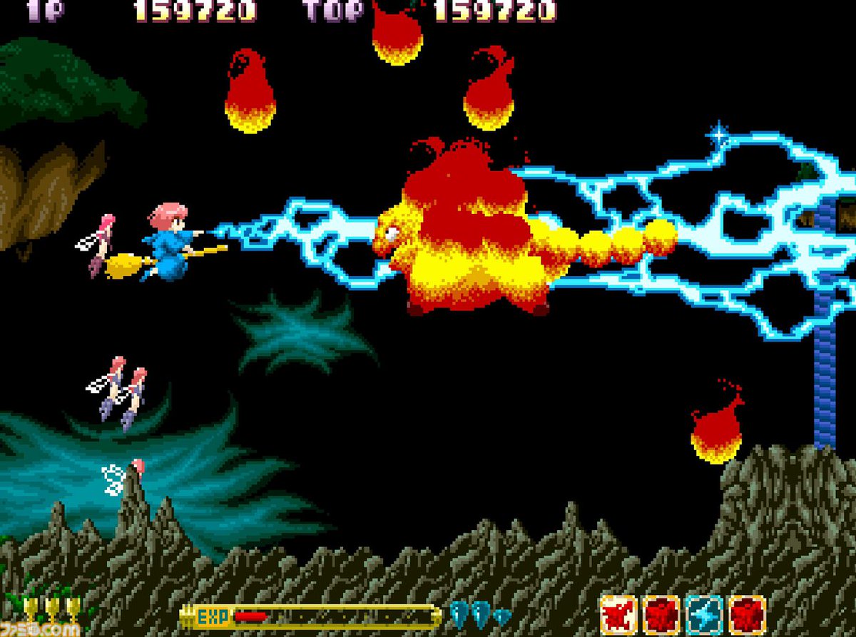 famitsu's tweet photo. 【アケアカ】魔女っ子シューティング『コットン』が11月28日より配信開始【れっ つ　GO～!!】
https://t.co/Yh6XYgdmHH

食いしん坊な魔女っ子・コットンと、小さな妖精・シルクが繰り広げる、ポップでコミカルな冒険譚。珍味のWILLOWを求め、魔法を駆使して魔物を退治しよう。 https://t.co/i3C8RhdF1a