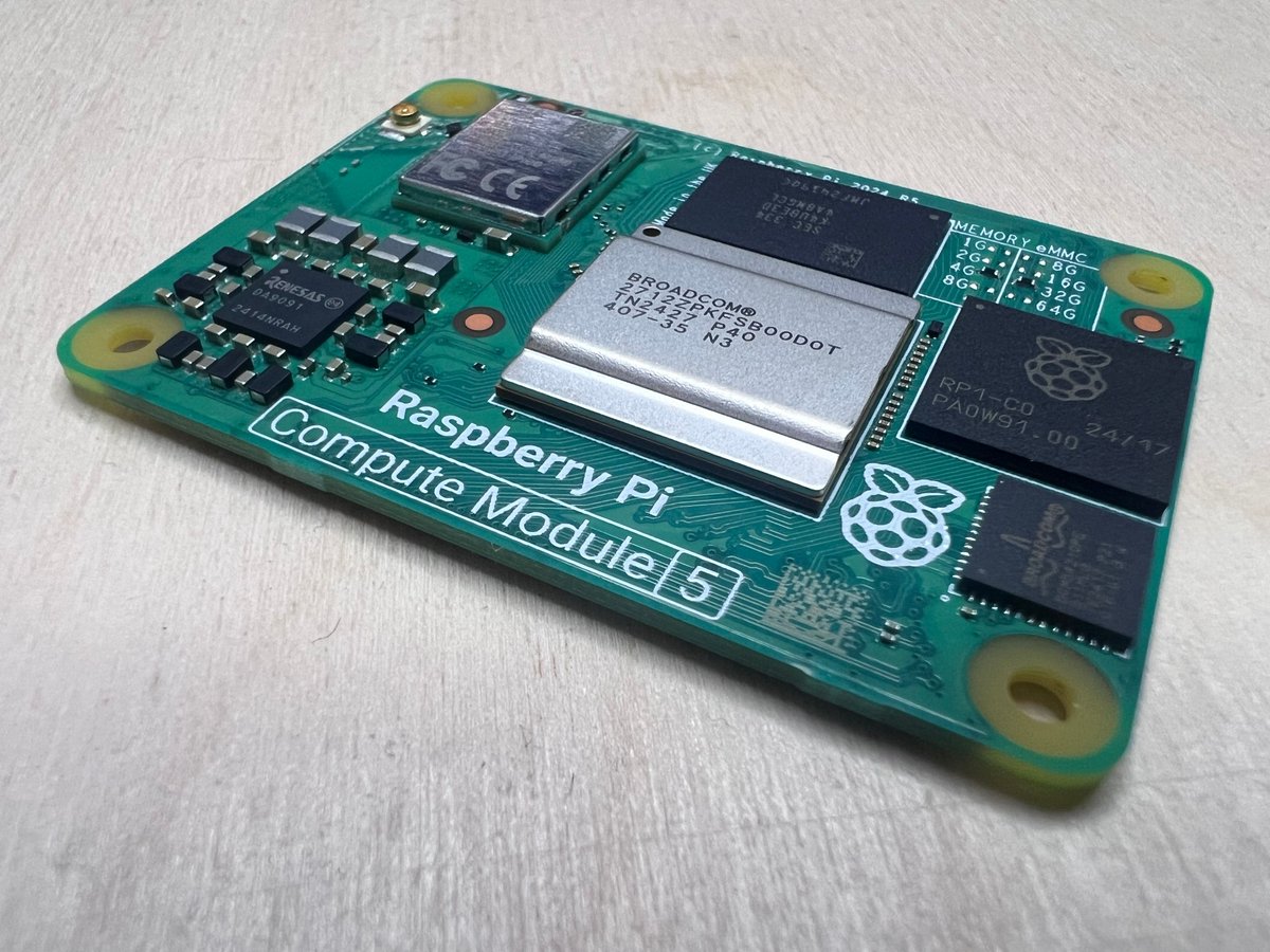 bretweber's tweet image. They can tease no longer.. The @Raspberry_Pi Compute Module 5 has arrived! 📦 

I&apos;ve given it a once over, shared my thoughts, and benchmarked it against the CM4 to see if the upgrade was worth it 📈 

bret.dk/raspberry-pi-c…