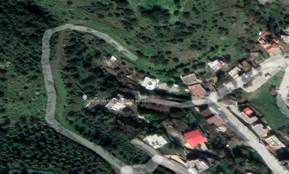 Şarkıcı Mehmet Suavi Saygan'ın Bodrum Yakakent'te ağaç katliamı yaptığı ortaya çıktı.
Suavi, Bodrum’da doğayla iç içe, ağaçlarla dolu olan 2 bin 742 metrekarelik araziyi villa yapmak için satın aldı. Bodrum manzaralı araziye villalardan oluşan site kurmak için harekete geçen