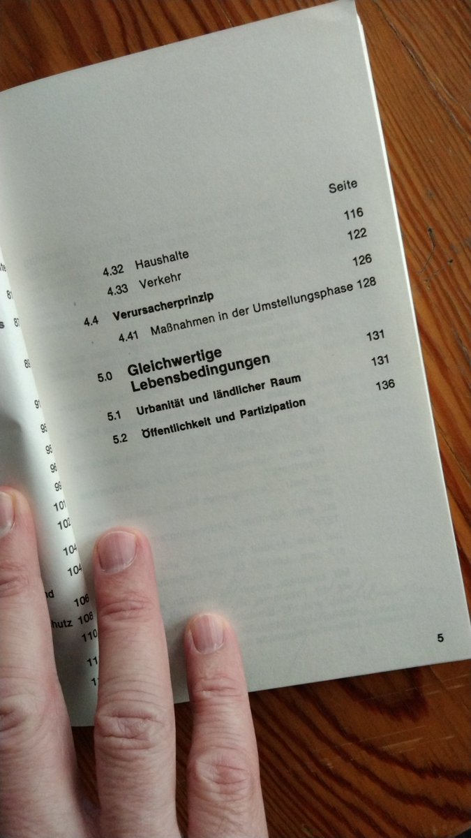 metatektur's tweet photo. @MartinThuer Ein durchaus spannendes Pamphlet, u. a. das Kapitel "Recht auf Wohnen", schon bekannt? https://t.co/uezHkb5b7C