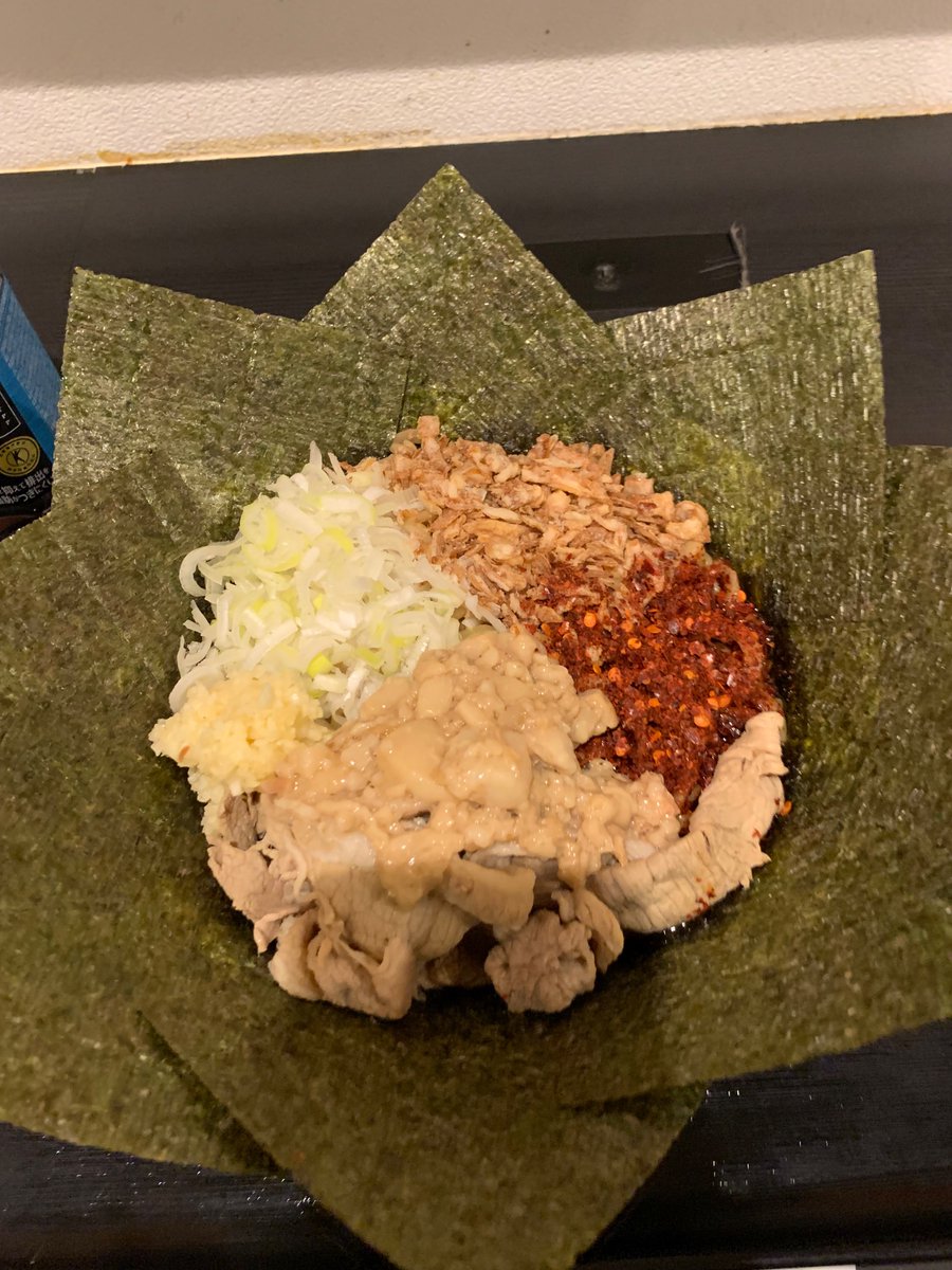 renchin53201748's tweet photo. fatton 静大前

スッパメン汁なし　大
海苔マシ
1300円くらい

久しぶりにラーメン投稿開始しようと思い立つ。
くどさがポン酢で中和されていくらでも食べられる。麺300g余裕。
安定の美味さ。 https://t.co/v8kpHClplj