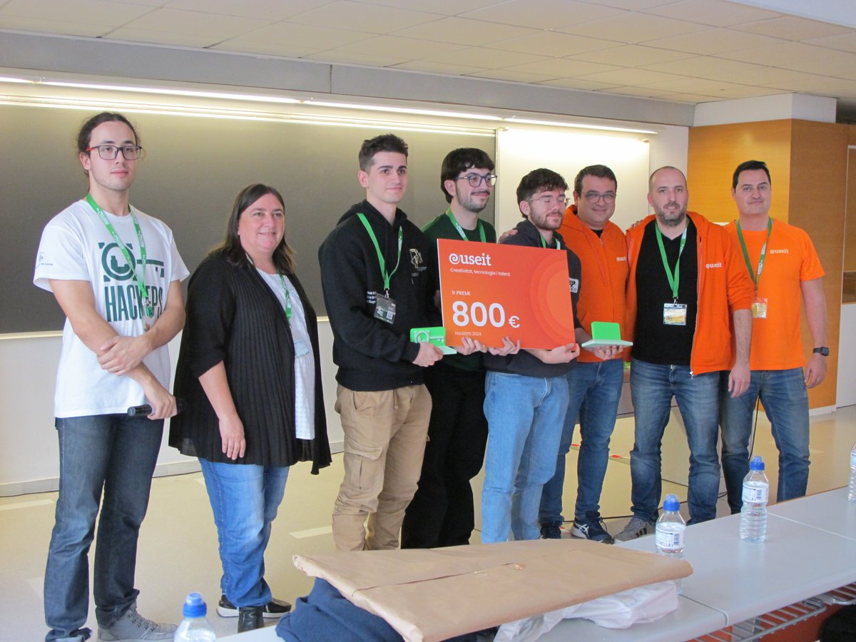 useit_software's tweet photo. Aquest cap de setmana, la innovació i el talent van brillar a la VIII edició de la @hackeps 🚀

Aquesta hackató organitzada per @lleidahack a la @EPS_UdL ha estat tot un èxit, i volem donar l'enhorabona a tots els participants que vau formar part del nostre repte. https://t.co/n3X52cFkT7