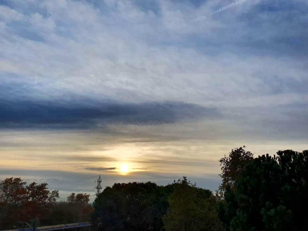 meteoecovisual's tweet photo. Buenos días. #altoestratos y #cirros #espisatus esta mañana de miércoles desde Sant Boi. Minima de 8.9°C
#santboi
#santboidellobregat
#baixllobregat
#cielos #cielo #nube #nubes #meteo #meteorologia
#observadormeteorologico https://t.co/ShaEfEJP8R