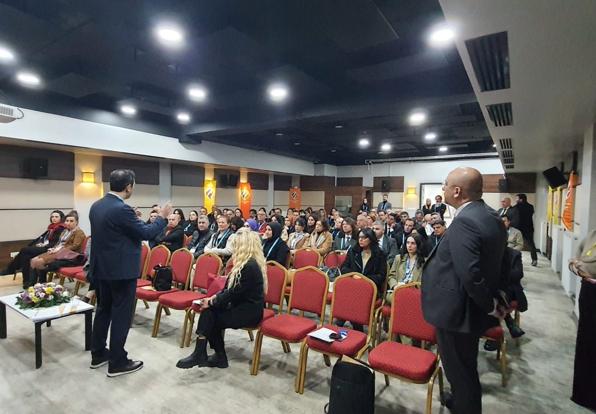 “Final Eğitim Kurumları olarak, sınav hazırlık süreçlerini değerlendirdiğimiz çalıştay serimizin üçüncüsünü Ankara’da gerçekleştirdik. Kurslarımızın katılımıyla yenilikçi çözümler ve güçlü adımlarla geleceğe hazırlanıyoruz. Katılımcılarımıza teşekkür ederiz.”