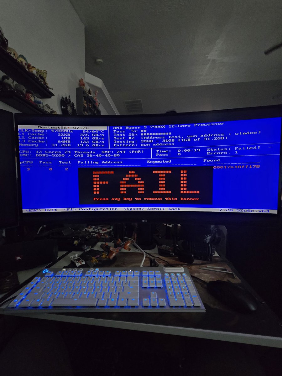 Wargraven78's tweet photo. #memtest86 confirms it is a memory issue. Now, is this with #windows11 or did my ram just shit the bed by itself? https://t.co/Pu8n1W1sw5