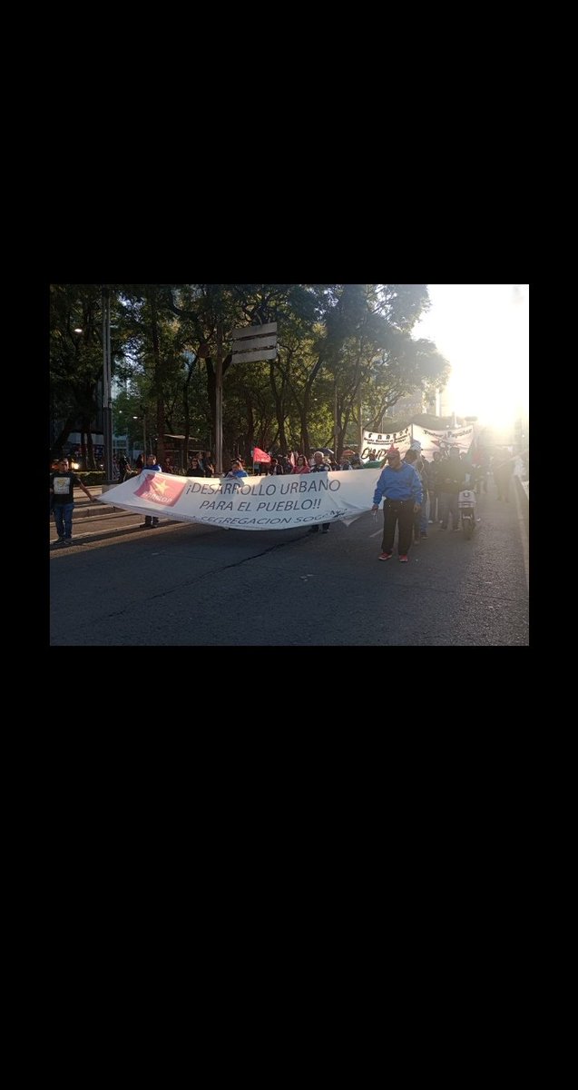 bez_mex's tweet photo. ¡¡¡NUESTRO FRENTE NACIONAL DE MOVIMIENTOS Y ORGANIZACIONES POPULARES (FNAMOP) PRESENTE EN LA 122 ACCIÓN GLOBAL POR AYOTZINAPA Y MÉXICO: PORQUE VIVOS SE LOS LLEVARON, VIVOS LOS QUEREMOS... LUCHAMOS CON EL COMITÉ DE MADRES Y PADRES DE LOS +43 NORMALISTAS DE AYOTZINAPA!!! https://t.co/xCJghyd4gS