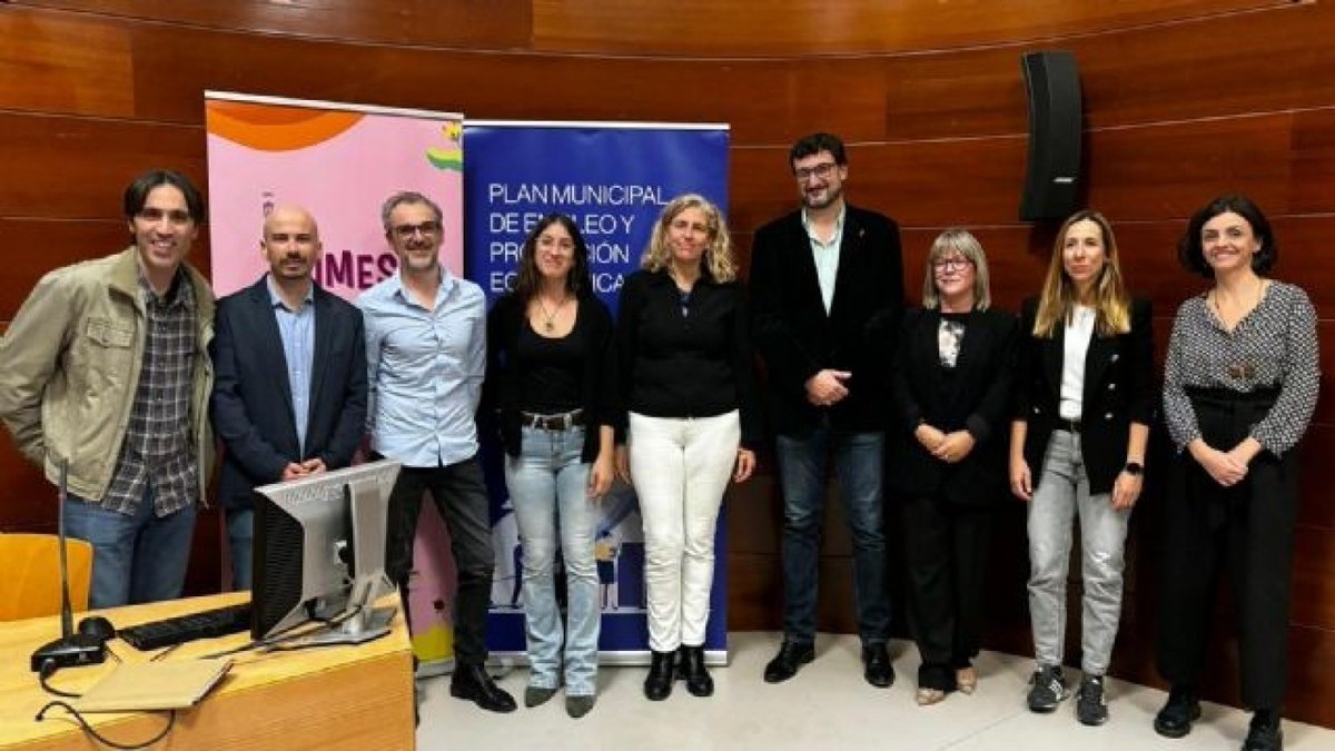 📻 L'Alfonso B. Bolado d'Arç Cooperativa explica a <a href="/ondaregional/">ORM</a> què són les #AssegurancesÈtiques i la nostra relació amb l'#EconomiaSolidària i l'#HabitatgeCooperatiu.

En el marc del Congreso de l'#EES a Múrcia organitzat per <a href="/reasmurcia/">Reas Murcia</a>. 

👉orm.es/programas/plaz…