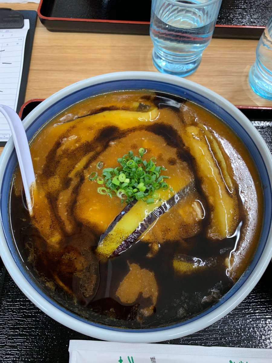 renchin53201748's tweet photo. らーめんたきふく

なすそば　マー油入り
1100円くらい

甘さとあんかけは、なかむら屋より控えめ、出汁感は強めで美味しい。なかむら屋の方が好みだけど、あそこはおばちゃんの接客が不快な時があって、、、。
こちらは接客良し。
すぐ横にピーターパンもあるし、こちらに定期訪問かな。 https://t.co/ZATYKsDyVV