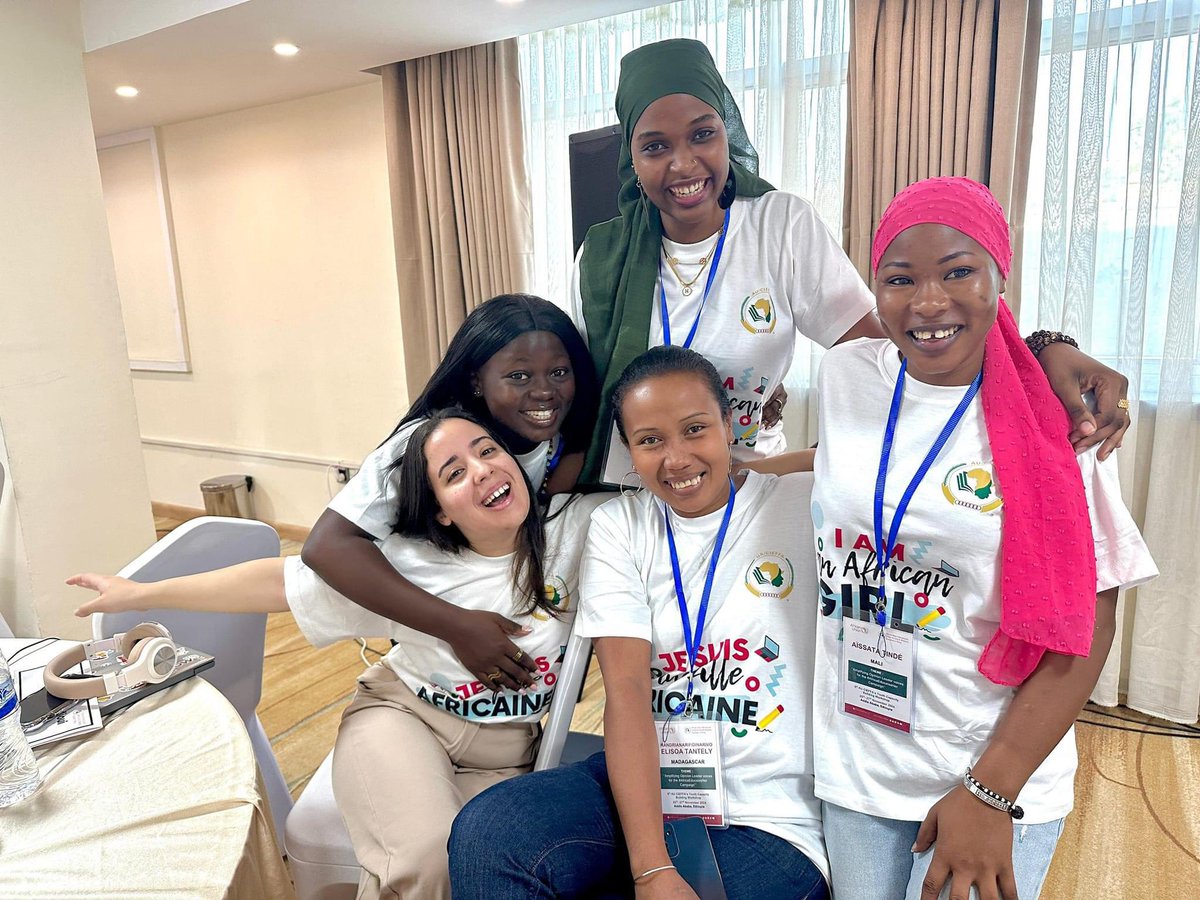 #AfricaEducatesHer #Campaign du 25 au 27 novembre à Addis Ababa. 

The African Union Youth Capacity building program

Le thème de la formation « Amplifier la voix des leaders d’opinion pour la campagne Africa Educates Her »