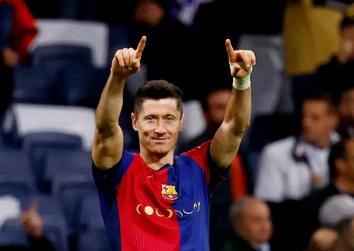 MorningBurundi's tweet photo. Robert Lewandowski yinjiye mu cumba kibitsemwo amateka ya Messi na Ronaldo mu kuba umukinyi wa gatatu mumateka akwije ibitsindo 100 muri Champions League inyuma ya CR7 na Lionnel Messi
Ni mu rukino Fc Barcelona yatsinze Brest 3 kuri 0
#Morning257 #MorningSport https://t.co/V18CfhzgxE