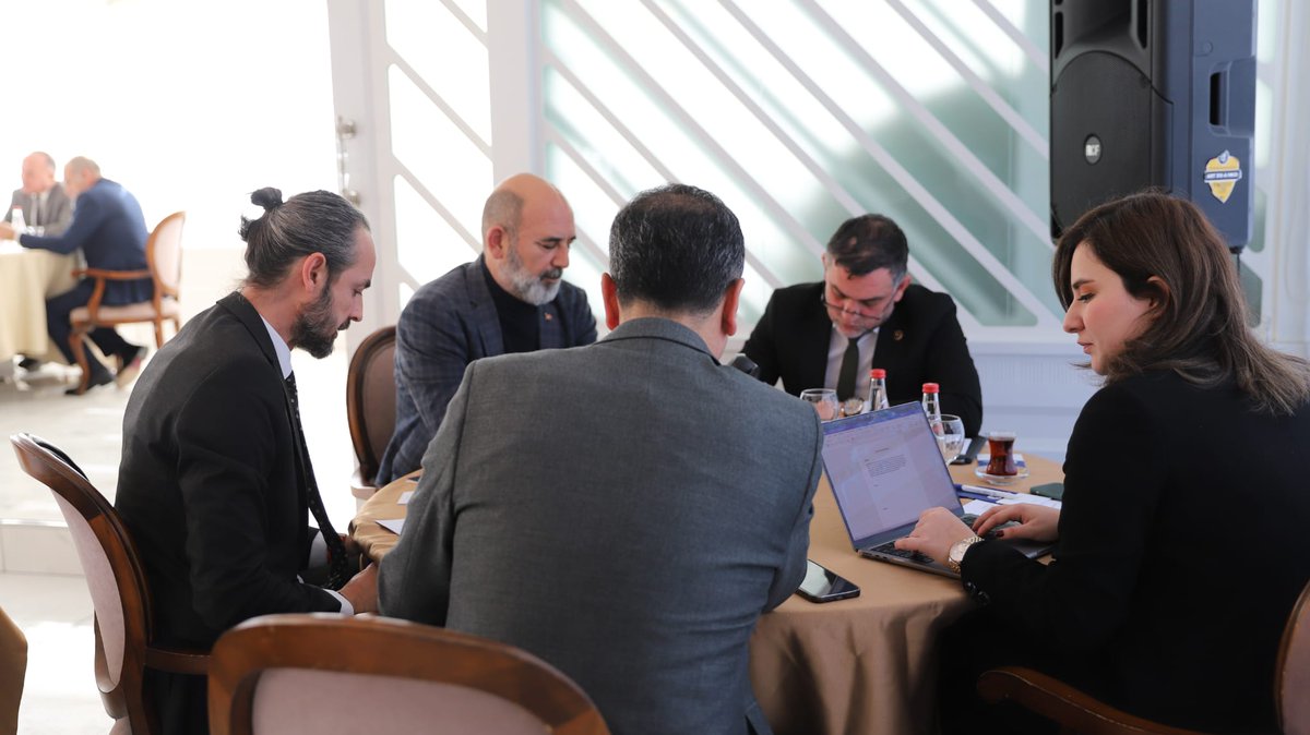 drmaydin's tweet photo. Eğitimden çevreye, sosyal hayattan ekonomik gelişime kadar birçok farklı konunun ele alındığı bu platformda, ilçemizi daha yaşanabilir, sürdürülebilir ve güçlü bir geleceğe taşımak için ortaya konulan fikirler hepimiz için çok değerli. Katılan tüm üyelerimize teşekkürlerimi sunuyorum.

Birlikte Küçükçekmece’mizin potansiyelini en üst seviyeye çıkaracak ve gelecek nesiller için daha iyi bir yaşam alanı yaratacağız. Bu süreçte dayanışma ve iş birliğiyle güzel işler başarmaya devam edeceğiz.

@kemalcebichp 
@Kucukcekmecemiz 
@KCKENTKONSEYI 
@bilkolejleri 
@csuedutr 
@IAUKampus