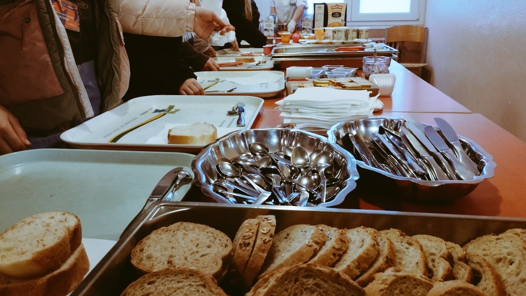 L'opération petit déjeuner pour les 6èmes du <a href="/clgBouligny/">Collège de Bouligny</a> a eu lieu ce lundi après un premier temps théorique avec les étudiantes IFSI et en classe de SVT sur les besoins nutritionnels du corps humain. Merci à Mme Bouchot l'infirmière du collège pour son accompagnement 🍊🥖🥛