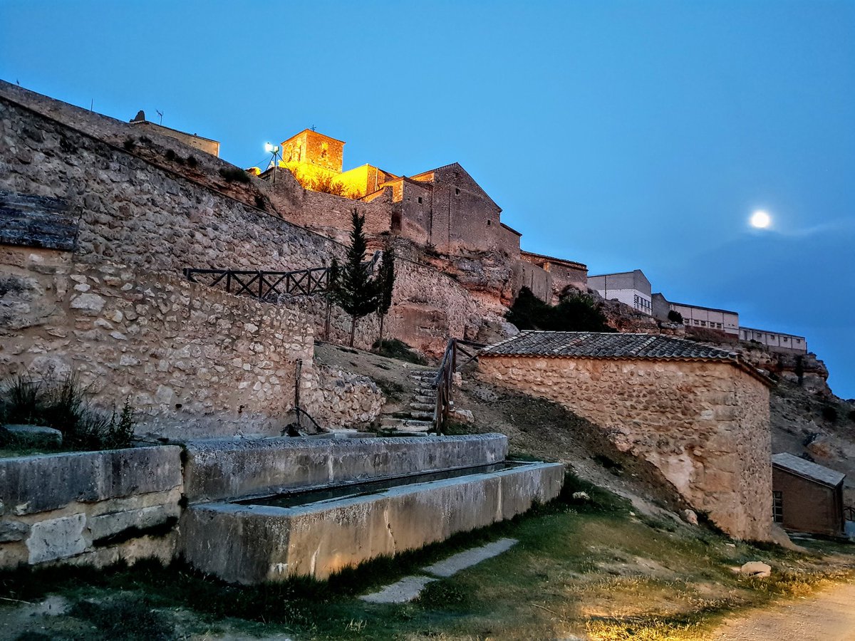 RiberaRomyVIDa's tweet photo. La ubicación de Atauta en un pequeño alto convierte a este pueblo en una estampa ideal para contemplar desde la lejanía.
#atauta #sanestebandegormaz
#riberaromanicoyVIDa #soria #turismo @CyLEsVida https://t.co/DzXVs6KnHP