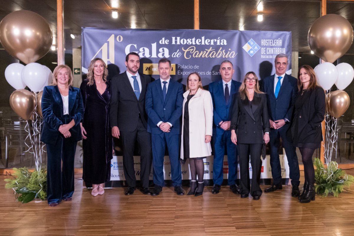 MJGRevuelta's tweet photo. 🙌Enhorabuena a todos los premiados en la #41GalaHosteleriaCantabria
La #hostelería es un sector fundamental en #Cantabria y debe contar con las mejores condiciones para prestar un servicio óptimo a clientes de casa y visitantes.
@hosteleriacant #Santander #AEHC https://t.co/Cg93qEKI3B