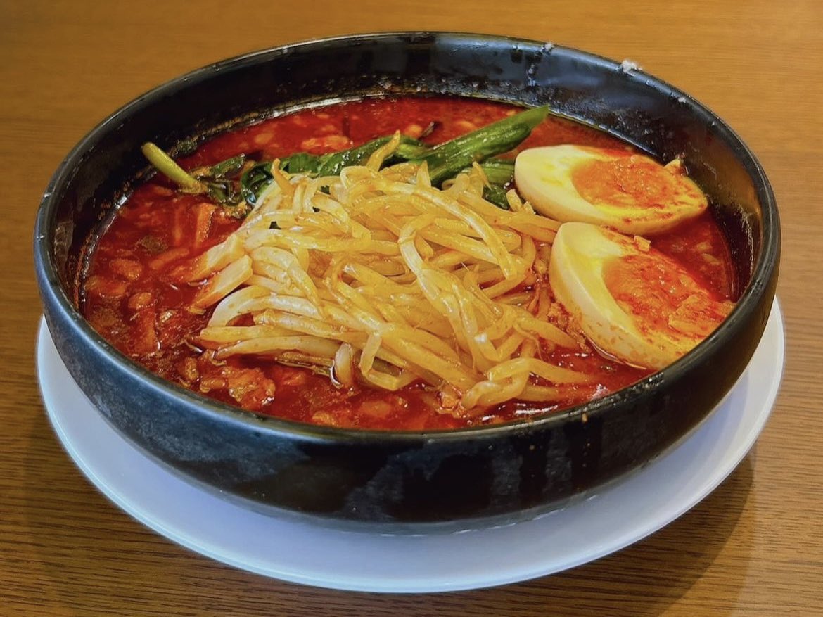 yumeroad_7's tweet photo. 来来亭 戸塚原宿店

旨辛麺 4辛
がっつりB定食
チャーハン大盛変更 https://t.co/EjIJHZ8KUS