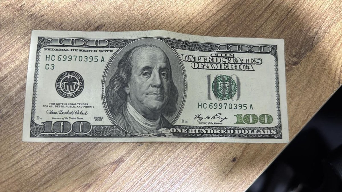 halktvcomtrr's tweet photo. İstanbul'da 600 milyon dolar sahte dolar dolaşıyor

Para sayma makineleri dahi ayırt edemiyor

Kapalıçarşı'da dolar krizi: Dolar alımı durduruldu https://t.co/GMsIsrSpFP https://t.co/yjgRCq63a8
