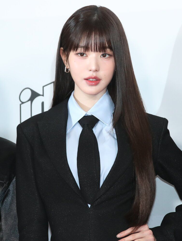 AboutMusicYT's tweet photo. Wonyoung and Sunghoon are reportedly expected to reunite as MCs for the 2024 KBS Music Bank Global Festival. https://t.co/AkeAD4cS3e