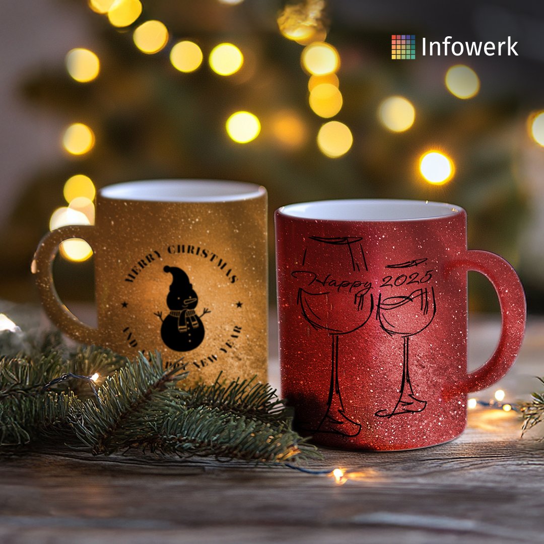 Infowerk_pl's tweet photo. 🥂 Największa impreza roku tuż-tuż! Stwórz wyjątkową dekorację stołu na sylwestrowa ze spersonalizowanymi podkładkami na stół, etykietami na butelki i brokatowymi kubkami. 🍾✨ Użyj szablony lub je zaprojektuj: https://t.co/pkOm3nVzRG #NYE2025 #infowerk #personalizacja #druk https://t.co/NiMvEpellm