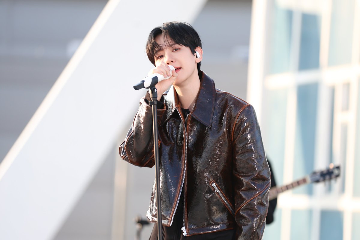 📸 'Good Morning' &amp; 'Rendez-Vous' Live Clip Shoot l 백현 (BAEKHYUN) Behind Photo

weverse.io/baekhyun/media…

#백현 #BAEKHYUN #HelloWorld #GoodMorning #RendezVous