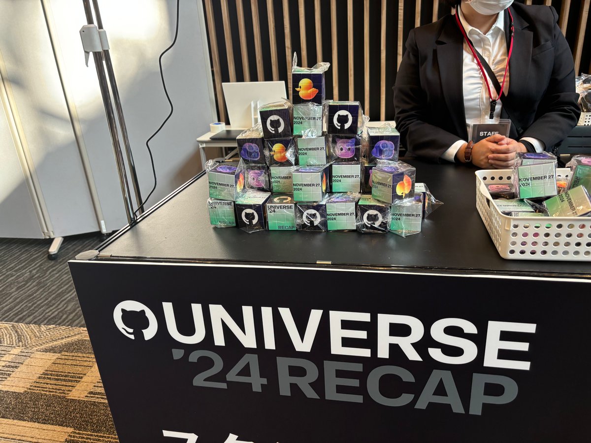 kawamoto_LINER's tweet image. #GitHubUniverseRecap に行ってきました❗️

今日はLINEヤフー DevRelで一緒に活動してる @kozzy0919 さんと✨
ZOZOさん x LINEヤフー な連携でも #GitHub の国内 盛り上げていきたいですね🔥

Microsoft辻本さん、AI MVPで昨日もイベントご一緒してた @BEACH_SIDE さんともパシャリ📸…
