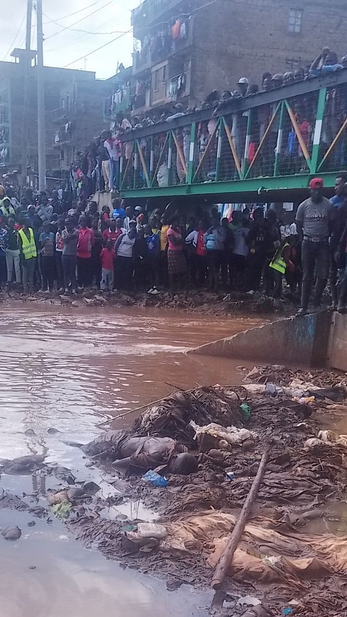 OmugaBash's tweet photo. Again one body was retrieved same place yesterday. This is Mathare river connecting huruma and Mathare north. We don't know how many bodies are here but we are worried. https://t.co/ChTZbSyAXE