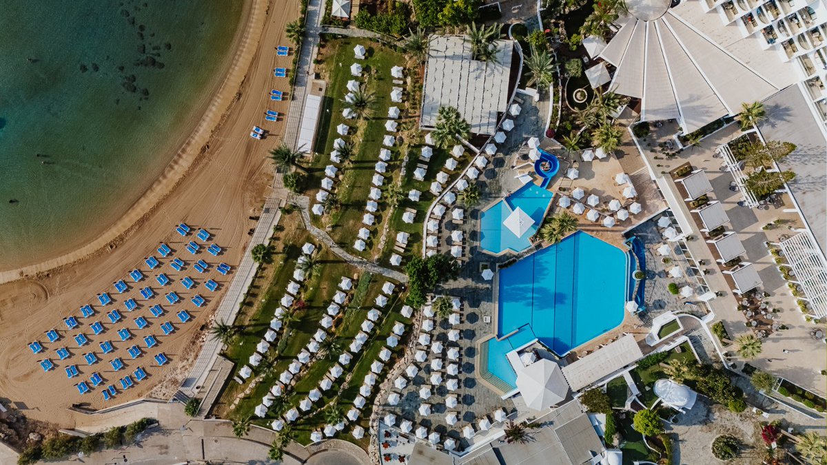 goldencoastcy's tweet photo. Craving crystal-clear waters, endless sunshine, and pure relaxation? 🌊💫 Golden Coast Beach Hotel is your ultimate 2025 Mediterranean island escape!

https://t.co/1RqmQQt6oz

#goldencoastbeachhotelandspa #islandescape #aerialview #beachfronthotel #holidaymood #protaras #cyprus https://t.co/guu1qO1rl2