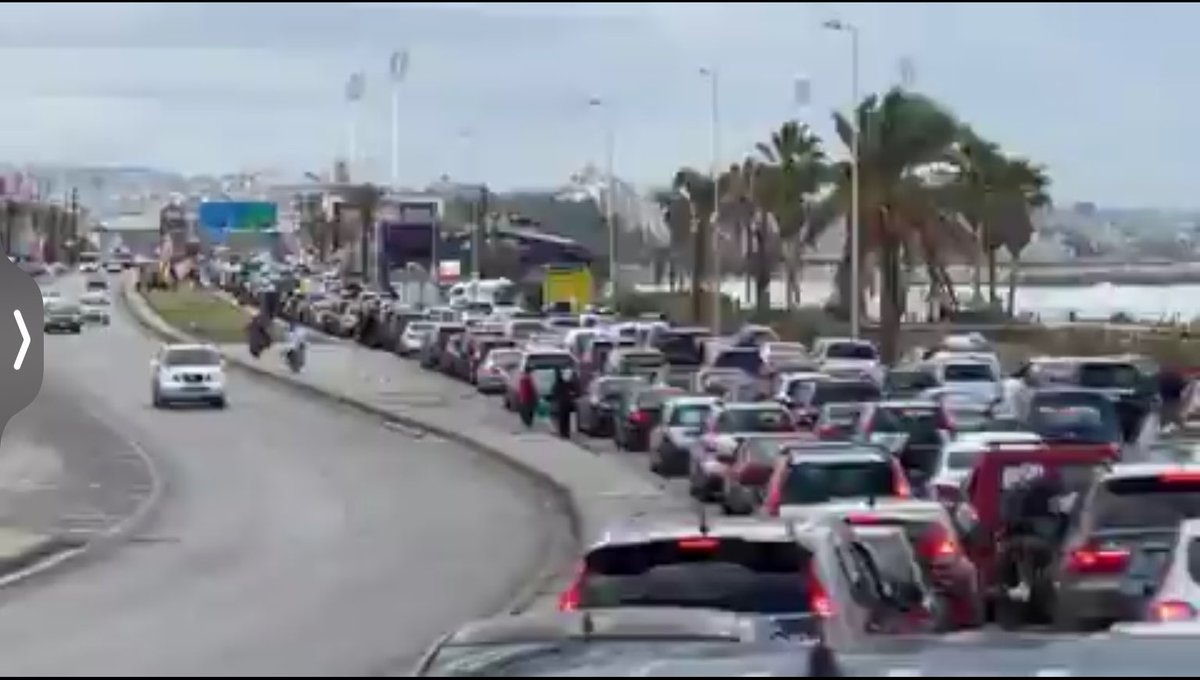 HalaJaber's tweet photo. 🔴 Israel warned Lebanese not to return, but already the cars were piled along the highways & as the clock chimed 4:00a.m the people of the land drove in hordes south, east & north back to their villages & towns, even to those along the blue line.
On the other side meanwhile, the settlers remain displaced unable to return North.
You can destroy the south, but you will never defeat the spirit of the southerners nor remove them from their land.
