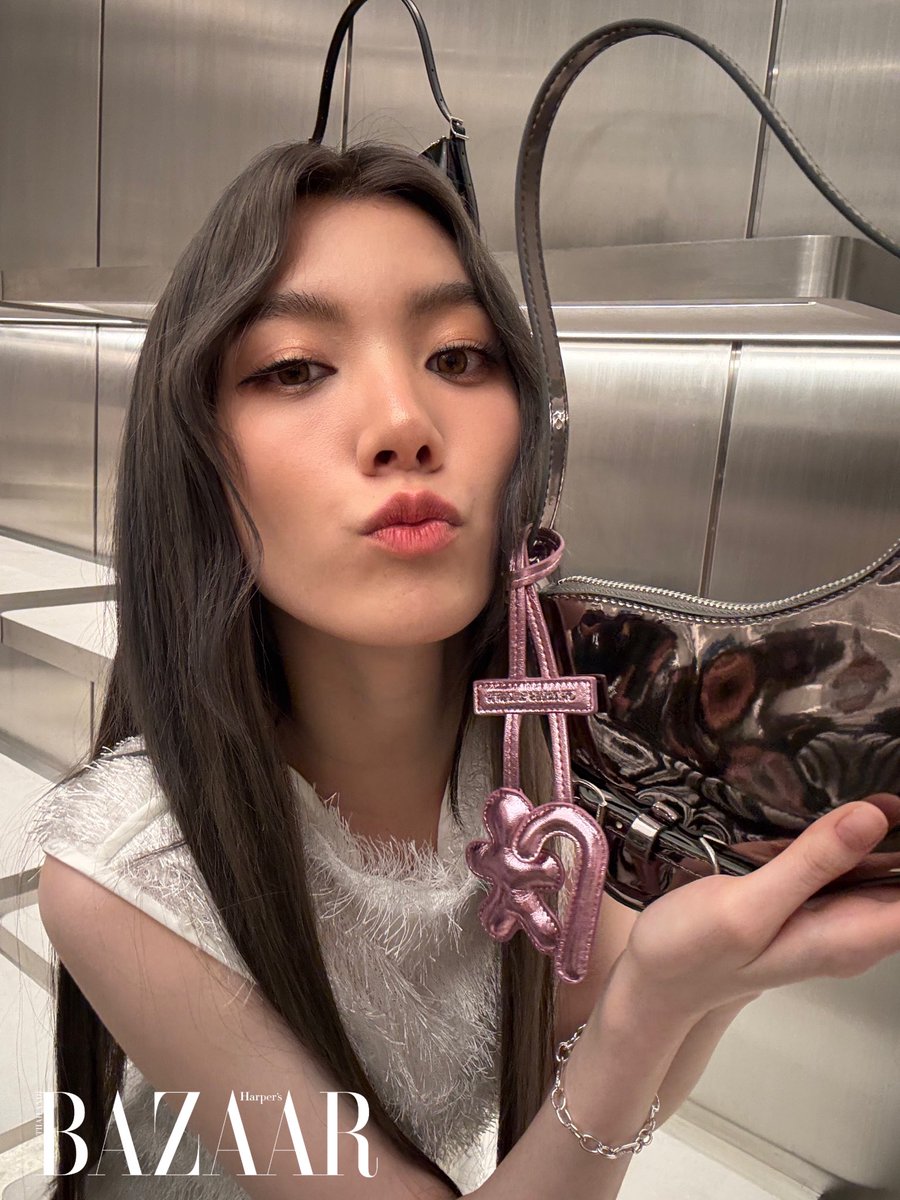 bazaarthailand's tweet photo. เก็บตกภาพน่ารักๆ ของนักแสดงสาว ออม กรณ์นภัส ในงานเปิดตัว CHARLES &amp; KEITH คอนเซ็ปต์สโตร์ เจเนอเรชัน 6 อย่างยิ่งใหญ่ ที่ One Bangkok

#ormkornnaphat
#CHARLESKEITHxOrmkorn https://t.co/wjFYjseH5i