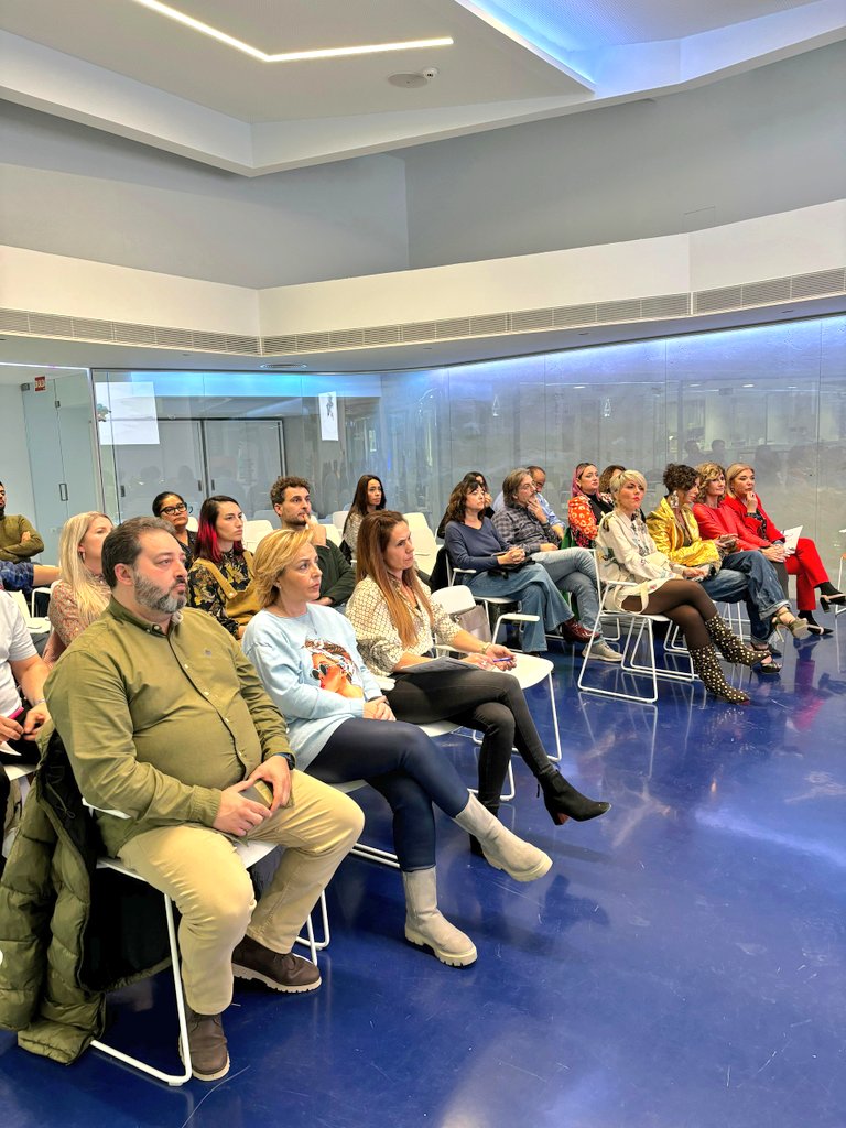 AguasdeAlbacete's tweet photo. Sobre educación #inclusiva y #diversa se ha hablado en el #CIAb en la Jornada "Reconocer la diversidad para promover la inclusión". 
@AguasdeAlbacete muestra su apoyo a la importancia de construir, entre tod@s, una sociedad más diversa que favorezca la participación @dramblys_org https://t.co/smFwpVCETs