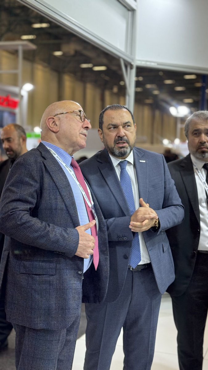 B_Sistemleri's tweet photo. 2. Dönem MÜSİAD Genel Başkanımız Sn. Ali Bayramoğlu’nu standımızda ağırlamaktan büyük onur duyduk. 

Yönetim Kurulu Başkanımız Sn. Bekir Sami Nalbantoğlu, dijital çözümlerimiz üzerine kendilerine kısa bir sunum gerçekleştirdi. 

Kendisine standımızı ziyaret ettikleri için teşekkür ederiz. 

#müsiadexpo2024 #müsiad 
@MUSIADEXPO 
@MUSIAD 
@bekirsamiN