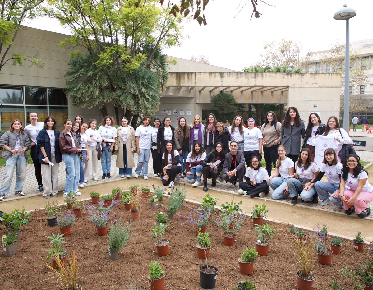 💜Cultivando un futuro sin violencia contra las mujeres💜
Con motivo del #25N -Día Internacional para la eliminación de la violencia contra las mujeres inauguramos el lunes 25 nuestro jardín violeta
¡Gracias a nuestro Voluntariado contra la Violencia Machista por hacerlo posible!
