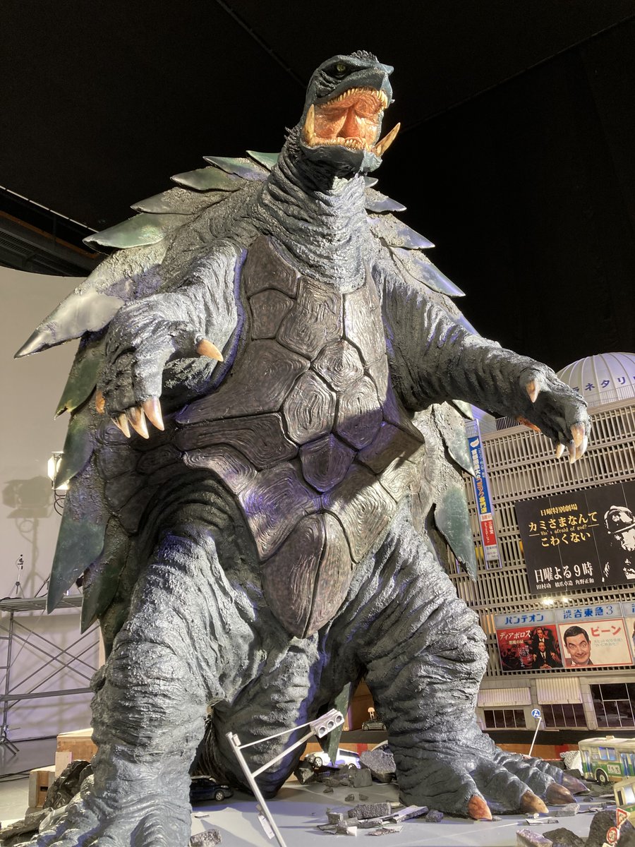 gamera_info's tweet image. 今日11月27日は「#ガメラの日」
#ガメラ 59回目の誕生日 、お祝いポストありがとうございます。#ガメラ60周年 に向けて、これからもよろしくお願いします！ 

写真はガメラ永久保存化プロジェクトで蘇った #G3ガメラ ✨
映画本編はYou Tubeで無料公開中／
youtube.com/@kad_cinecolle
#ガメラ生誕59周年