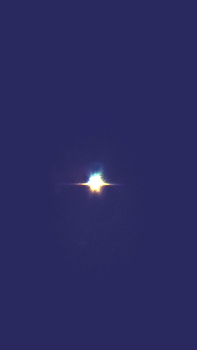 Lucifers9's tweet photo. #コリメート撮影 #金星 #宵の金星 #Mak127 #panoptic #24mm
広角でみる金星の光条がとても美しい。
眼視はコリメート以上にアイピースの左右いっぱいまでに矢のごとく光が放射され、また金星の稜線からはまるで神々が降臨したかのように幾筋もの微小光条が溢れだす。写真では説明できないのがにくい https://t.co/XH0lZgKTAg