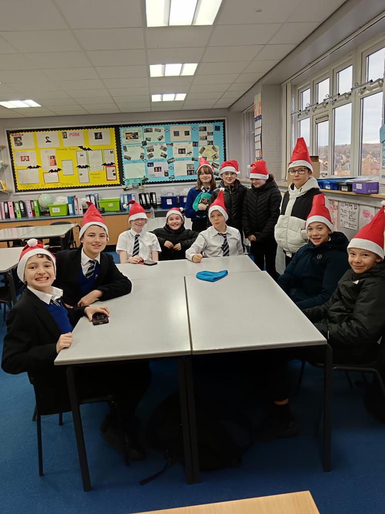 Santa's little helpers from 1.2 English, all ready for the panto at <a href="/Macrobert/">Macrobert Arts Centre</a> 🎄🎅
@BBHLanguages