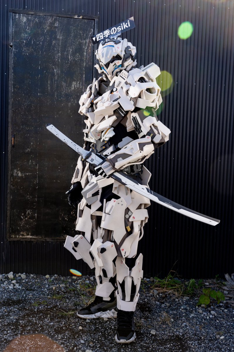 sikieikilove60's tweet image. 【  #HEシリーズ × #月烏刀 】

#ARMOR祭2024
📷(@ZUMI_SUGI )

今年もずみさんに撮影頂きました！(p･ω･`*q)