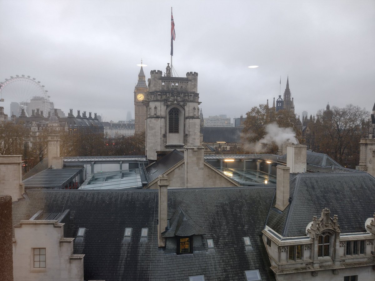 Lovely to be back at QEII for a rainy #BTSWinter2024 connecting with colleagues  and friends <a href="/ImperialNHLI/">NHLI</a> <a href="/GrilloLizzie/">Lizzie grillo</a> <a href="/ild_inn/">ILD-IN</a> <a href="/uhbtrust/">University Hospitals Birmingham</a> <a href="/WallbanksSam/">Sam Wallbanks</a> <a href="/Drchuntley089/">Chris Huntley</a> @gwocclung <a href="/ARNS_UK/">ARNS</a> <a href="/ActionPFcharity/">Action for Pulmonary Fibrosis</a>