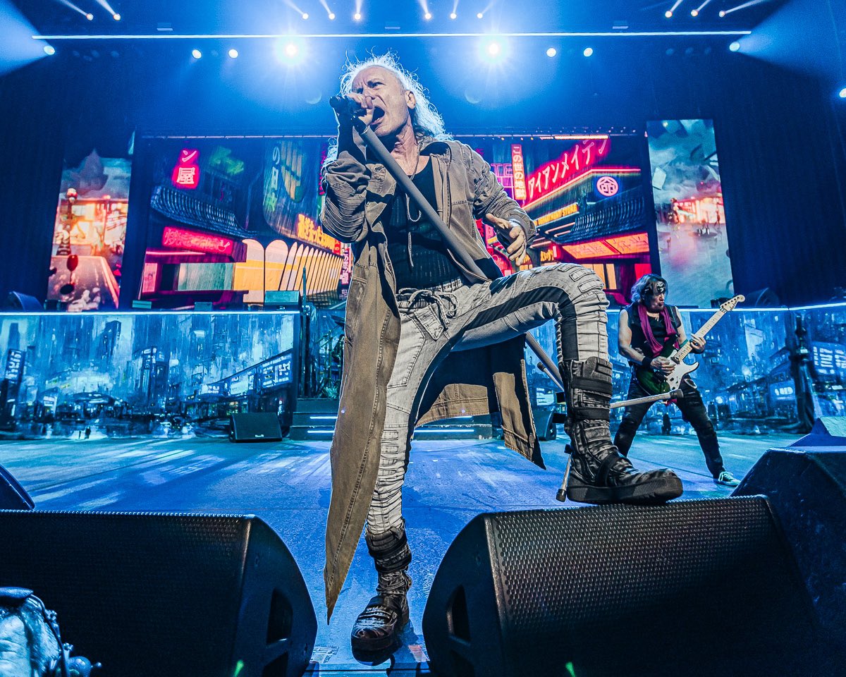 #FuturoPQN
📻 envivo.futuro.cl
¡Por fin llegó el día! 🤘 Iron Maiden regresa a Chile y se presentará en el Nacional. A los que van por primera vez y a quienes se repiten el plato, queremos saber qué canciones no pueden faltar y sus mejores anécdotas con la Dama de Hierro.